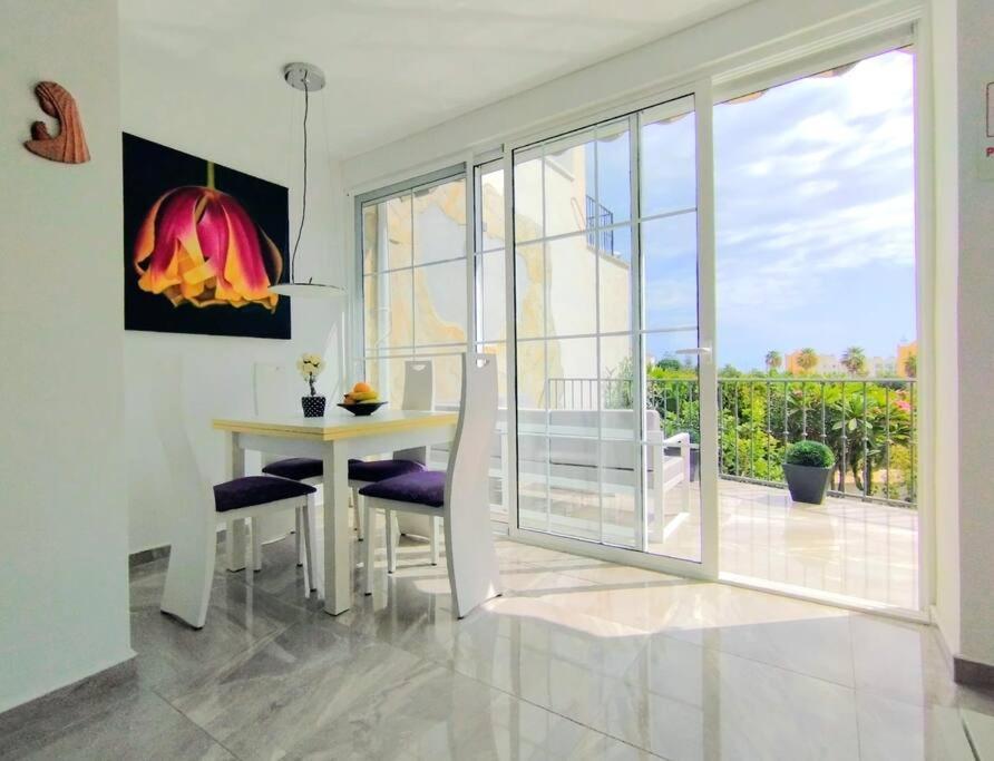 Beautiful 3 Bedroom Townhouse In Urb. Tropicana, Nerja Ngoại thất bức ảnh