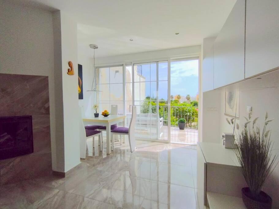 Beautiful 3 Bedroom Townhouse In Urb. Tropicana, Nerja Ngoại thất bức ảnh