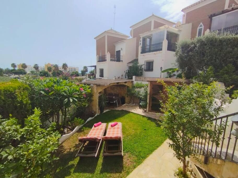 Beautiful 3 Bedroom Townhouse In Urb. Tropicana, Nerja Ngoại thất bức ảnh